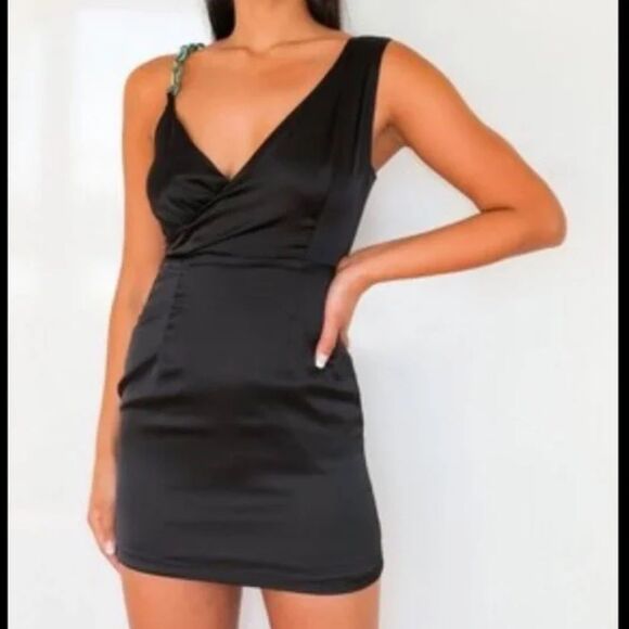 Misguided Tall Black Chain Strap Satin Wrap Mini Dress Size 8 - Picture 1 of 4